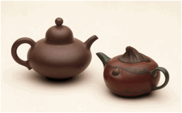 Teapots, 1650-1660 and 1984. Museum nos. C.871-1936, FE.31-1984